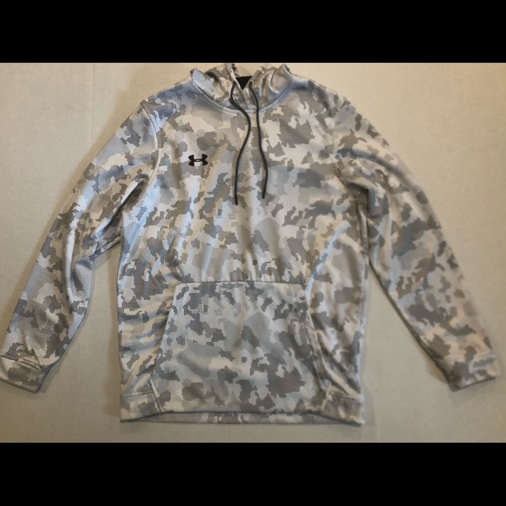 Camouflage Under armour hoodie